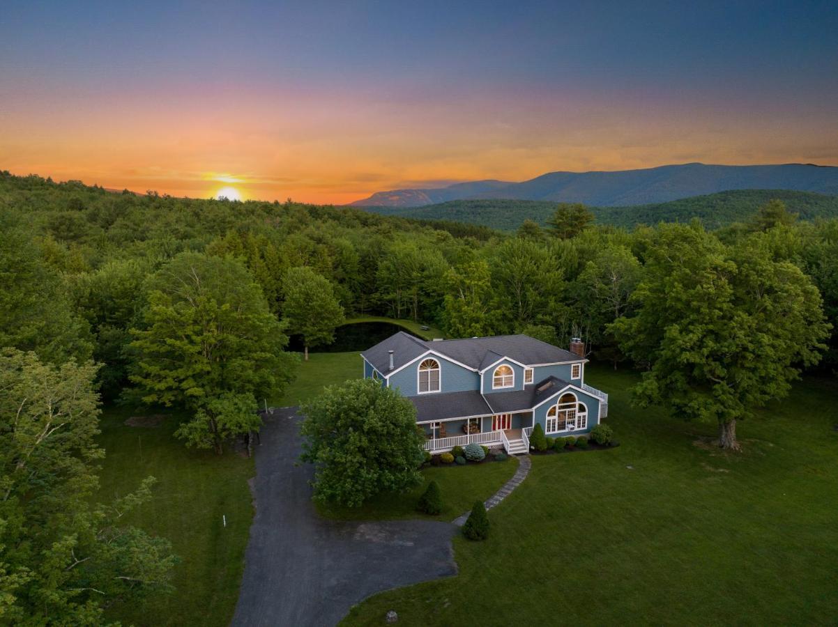 Mountain Blue Vista - Luxury Retreat Near Ski Resorts With Pond, Firepit And Hot Tub Windham Exterior foto